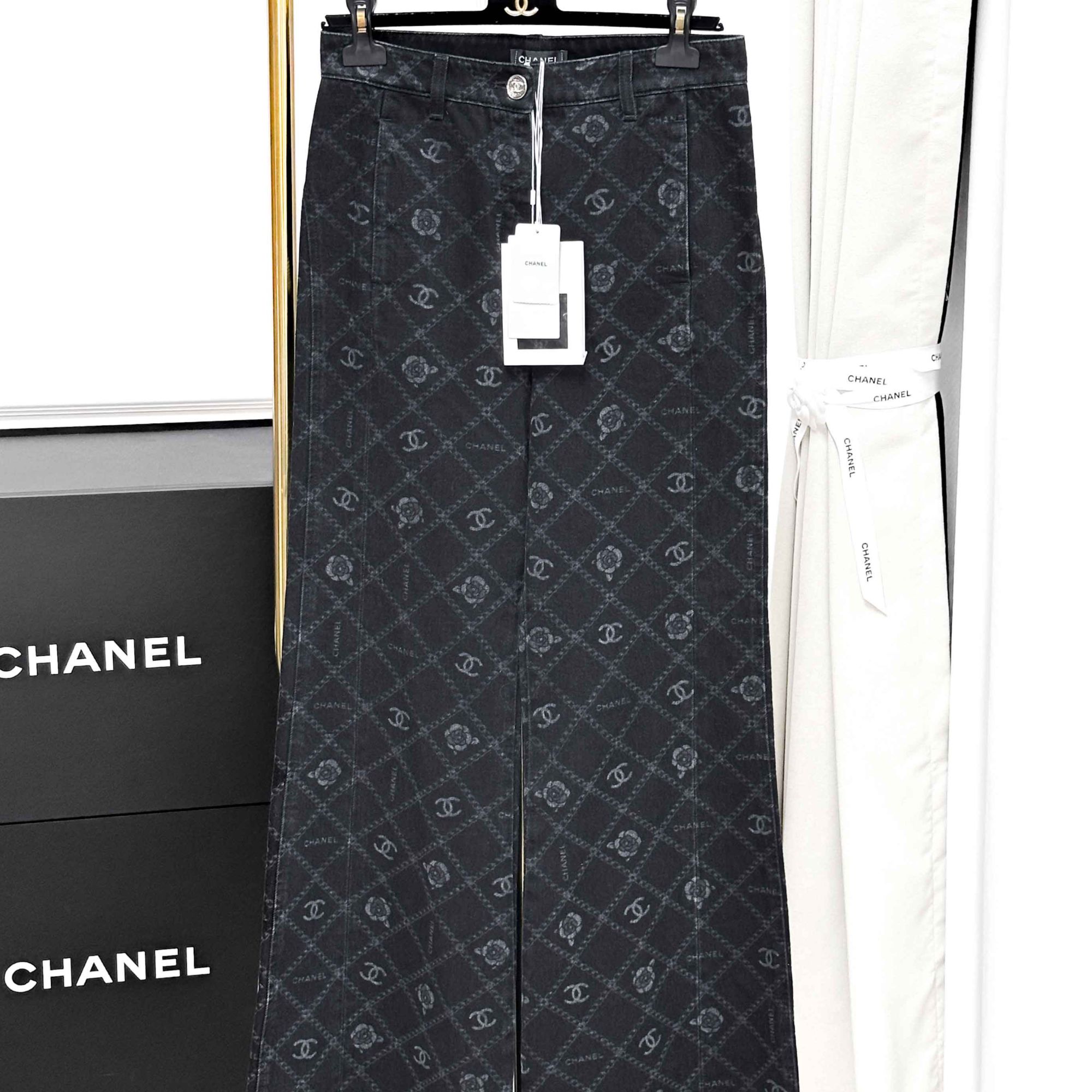 99新 Chanel/香奈儿 36码23A爆款黑灰色山茶花牛仔裤