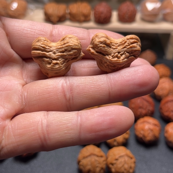文玩核桃把件精对小鸟