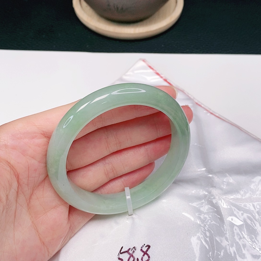 【闪购商品】翡翠手镯未镶嵌正圈