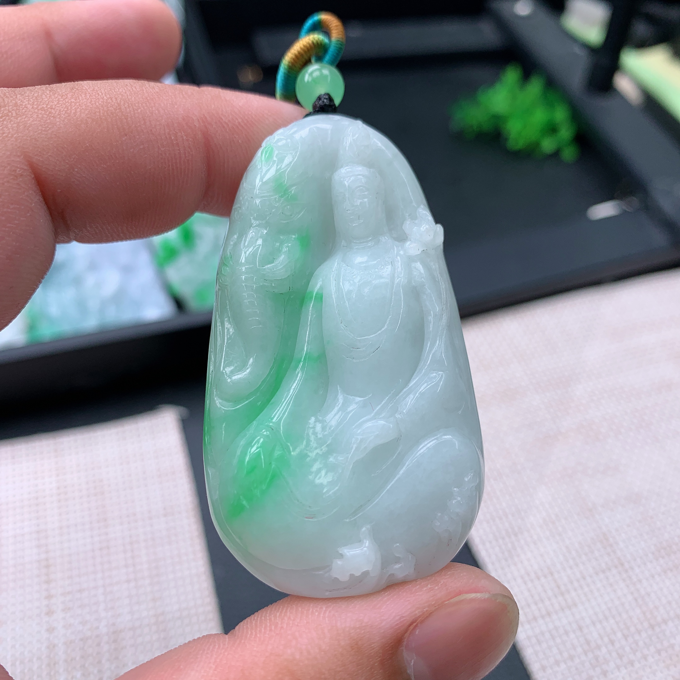 天然A货翡翠飘绿花普贤菩萨吊坠挂件58-32.8-9.2