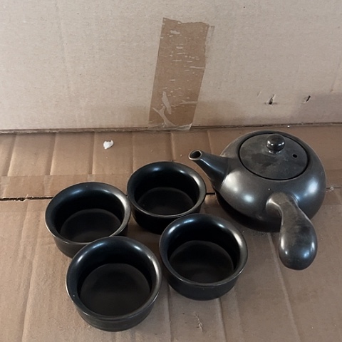 微瑕，不能明火，一壶四杯