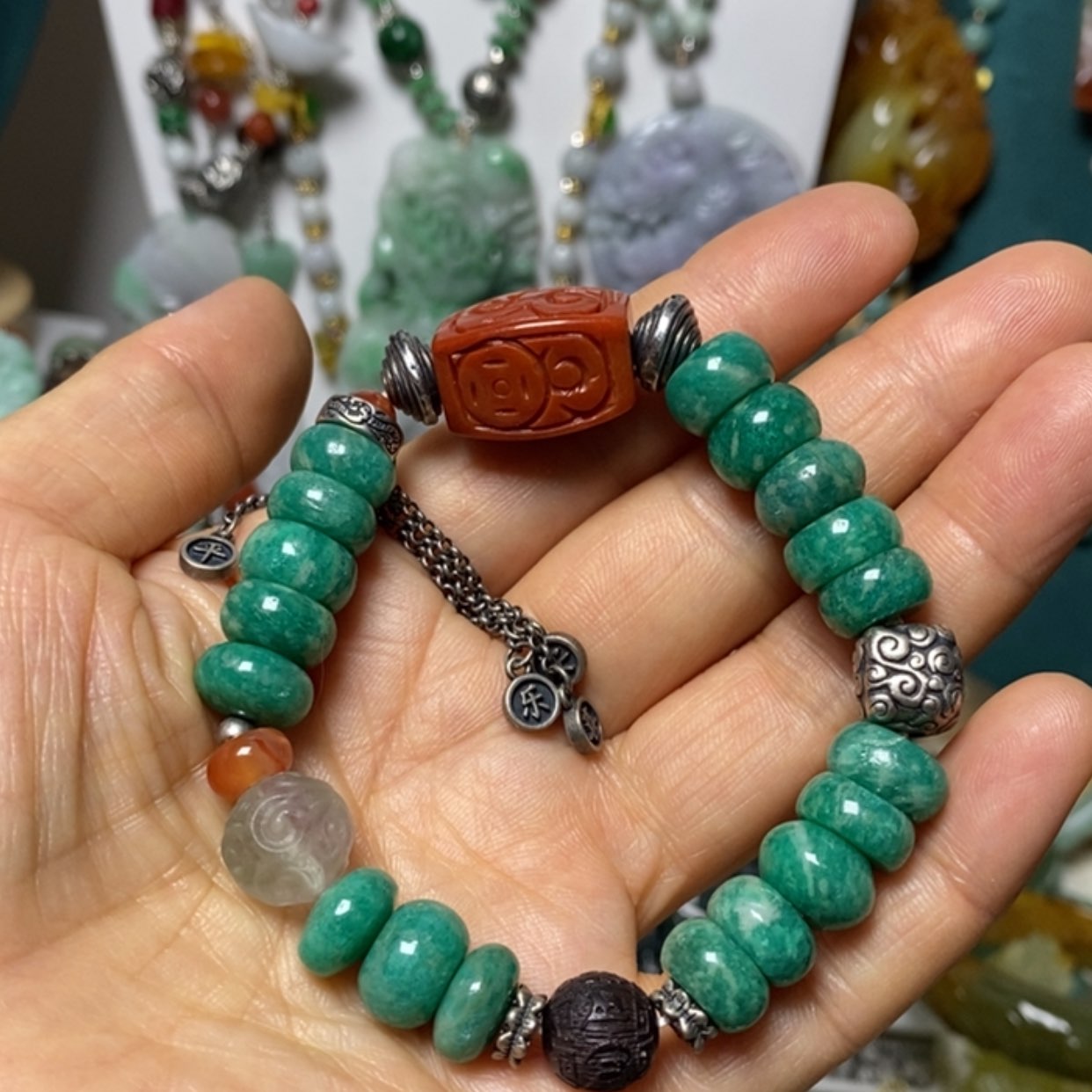 【闪购商品】翡翠吊坠(赠链)未镶嵌y***颜