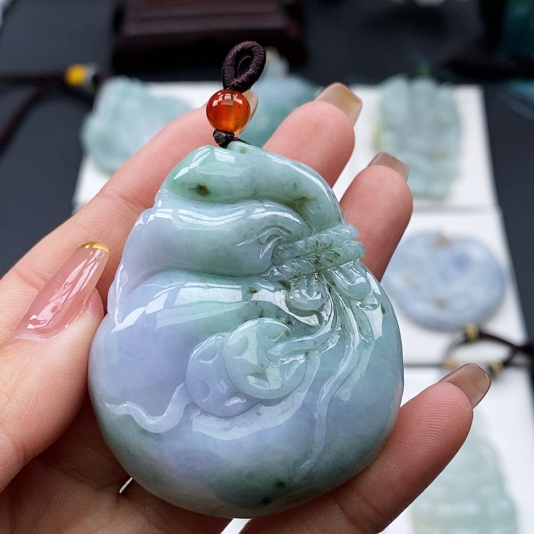 翡翠颈饰未镶嵌无*翡翠