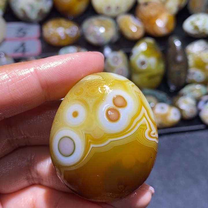 玛瑙/玉髓未镶嵌珠宝奇石149