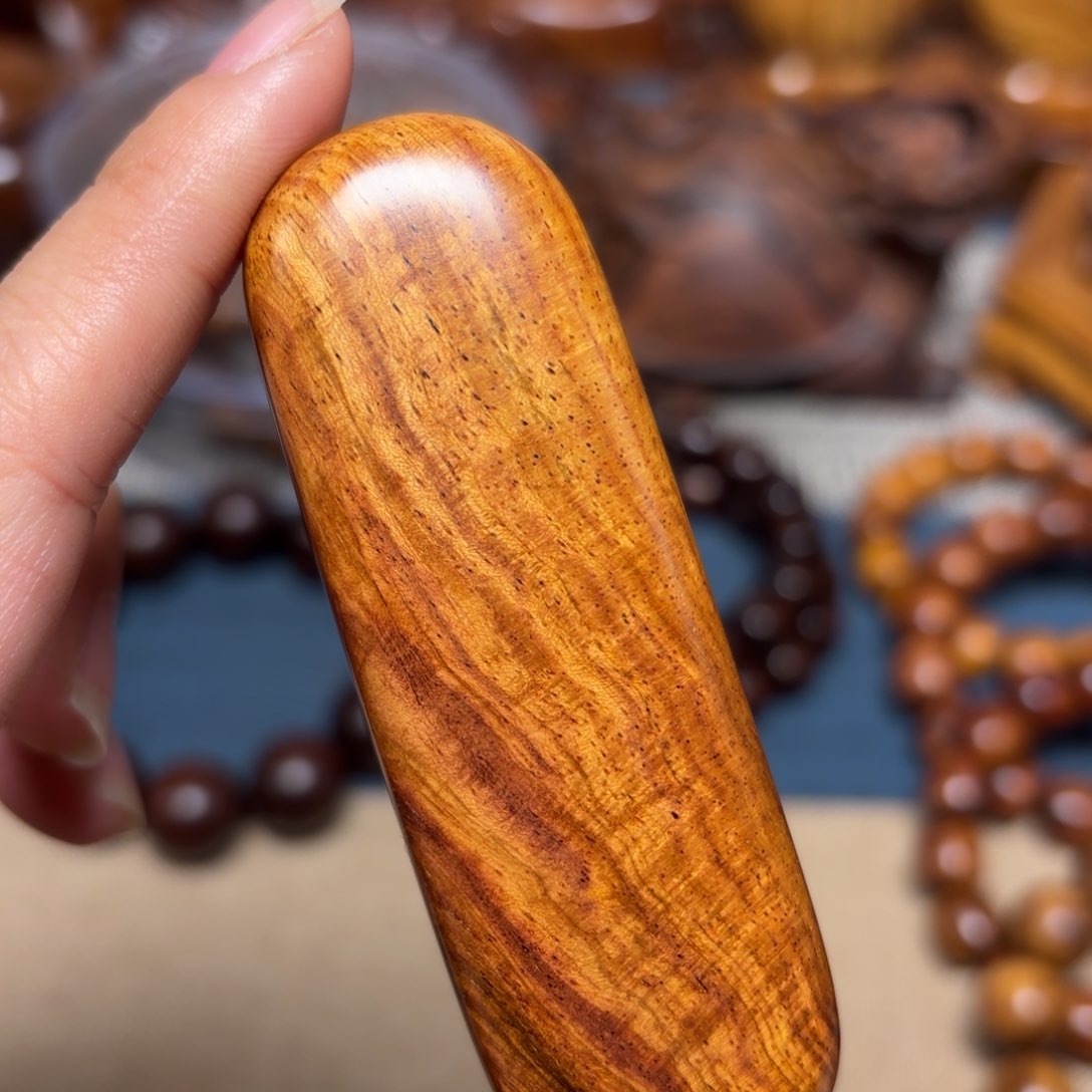 黄花梨/降香黄檀把件