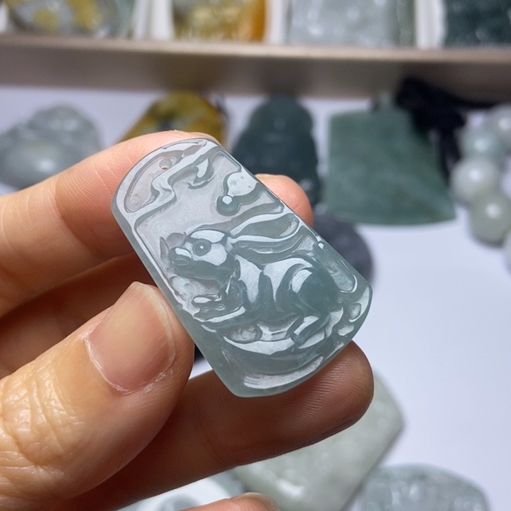 翡翠未镶嵌颈饰翡翠