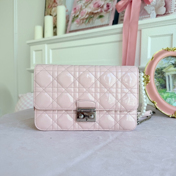 95新 DIOR/迪奥 dior嫩粉色漆皮菱格纹miss链条斜挎包