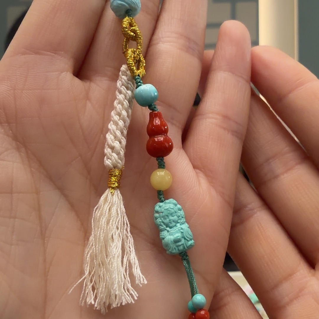 绿松石未镶嵌颈饰