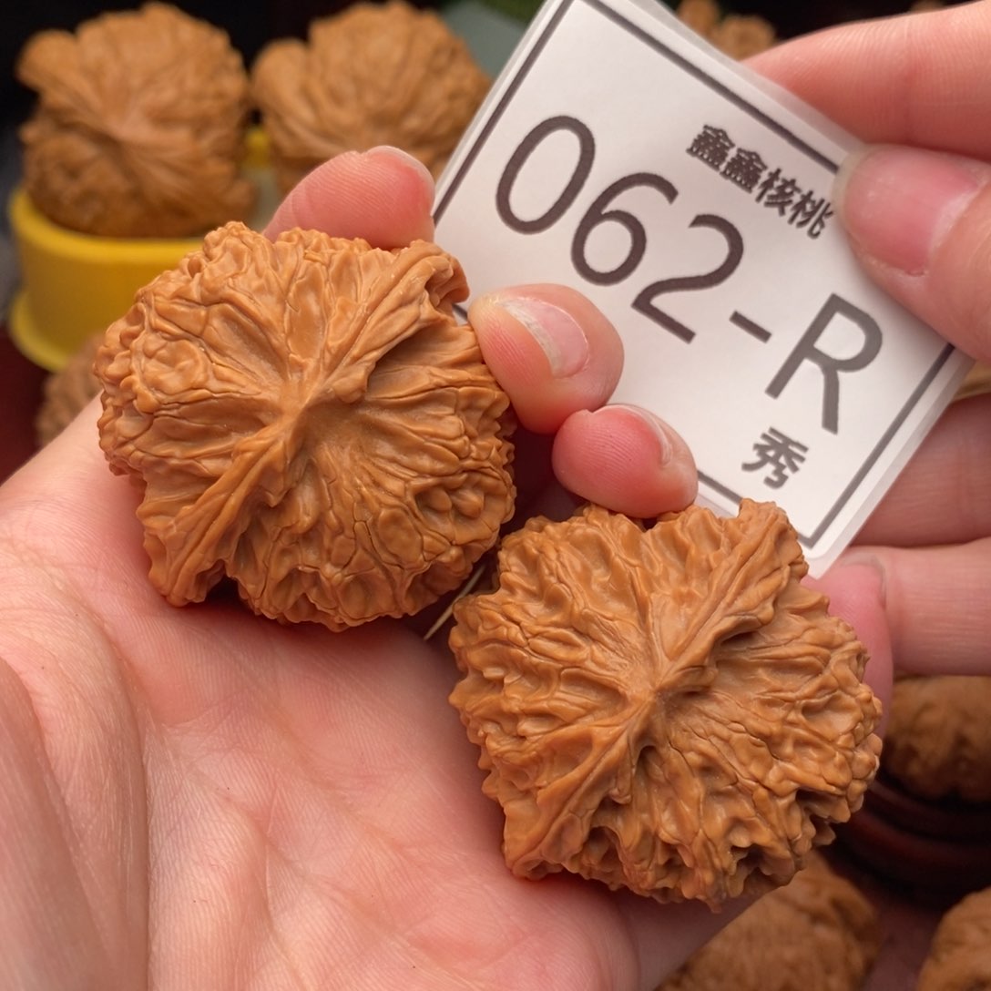 文玩核桃把件苹果园43