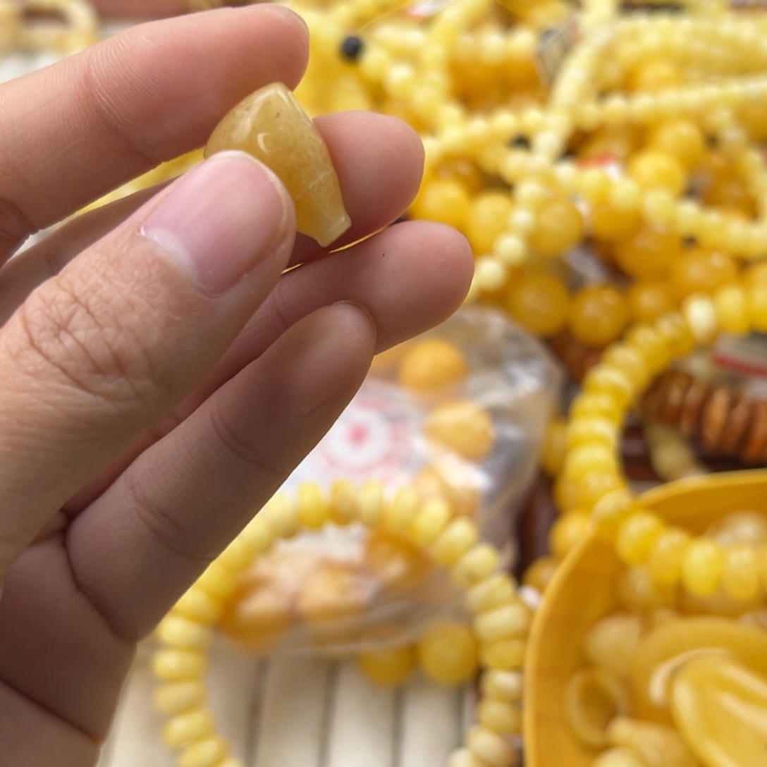 琥珀珠宝奇石未镶嵌