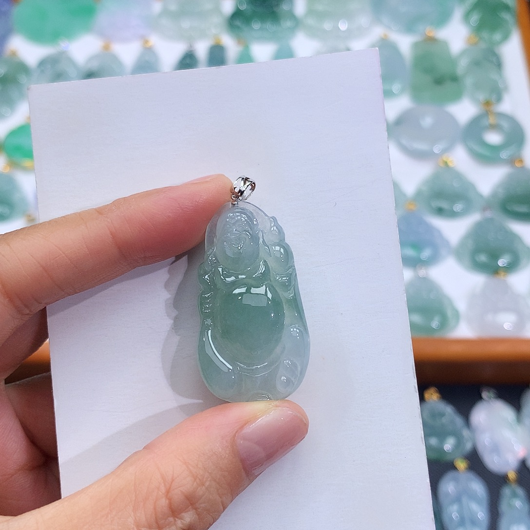 翡翠18K金镶嵌颈饰翡翠吊坠