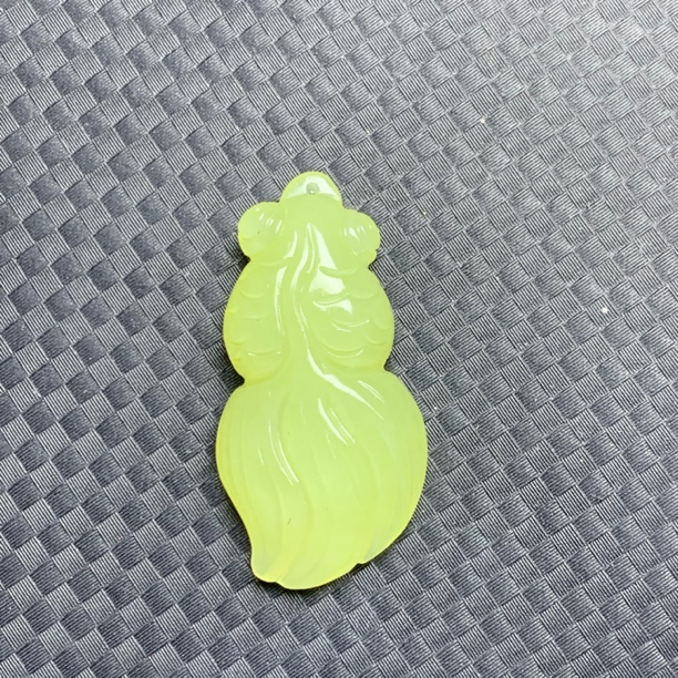 和田玉黄口料金鱼吊坠