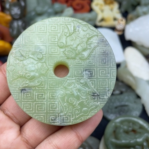 岫岩老玉（透闪石质玉）颈饰未镶嵌99