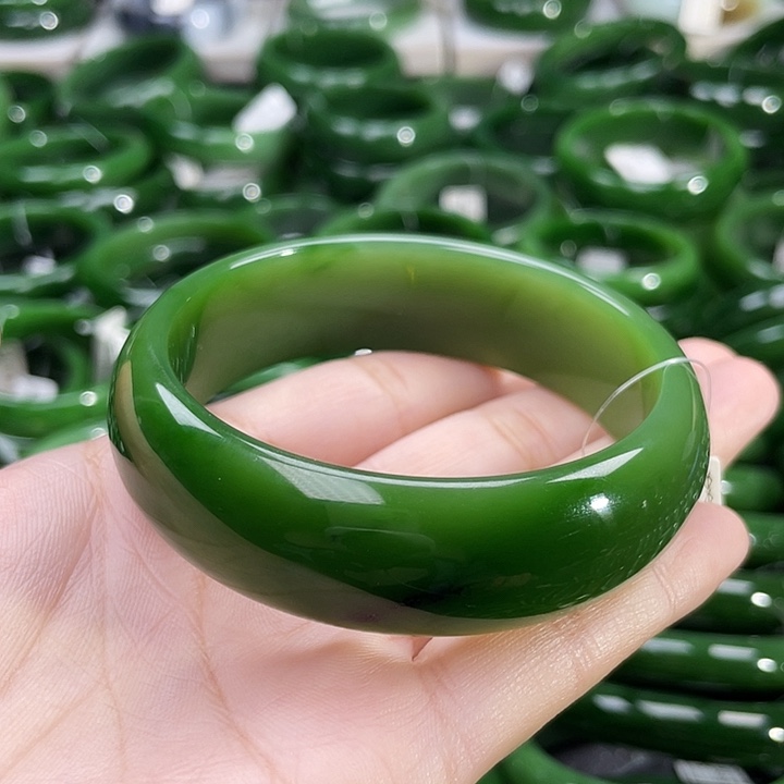 未镶嵌手镯和田玉（碧玉）