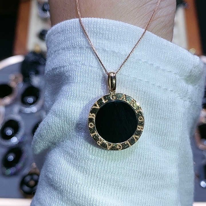 吊坠(赠链)18K金镶嵌翡翠圆牌