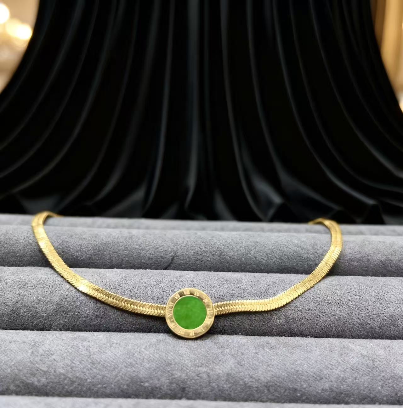 【罗马高定】天然缅甸A货翡翠 圆牌项链 多样性发一