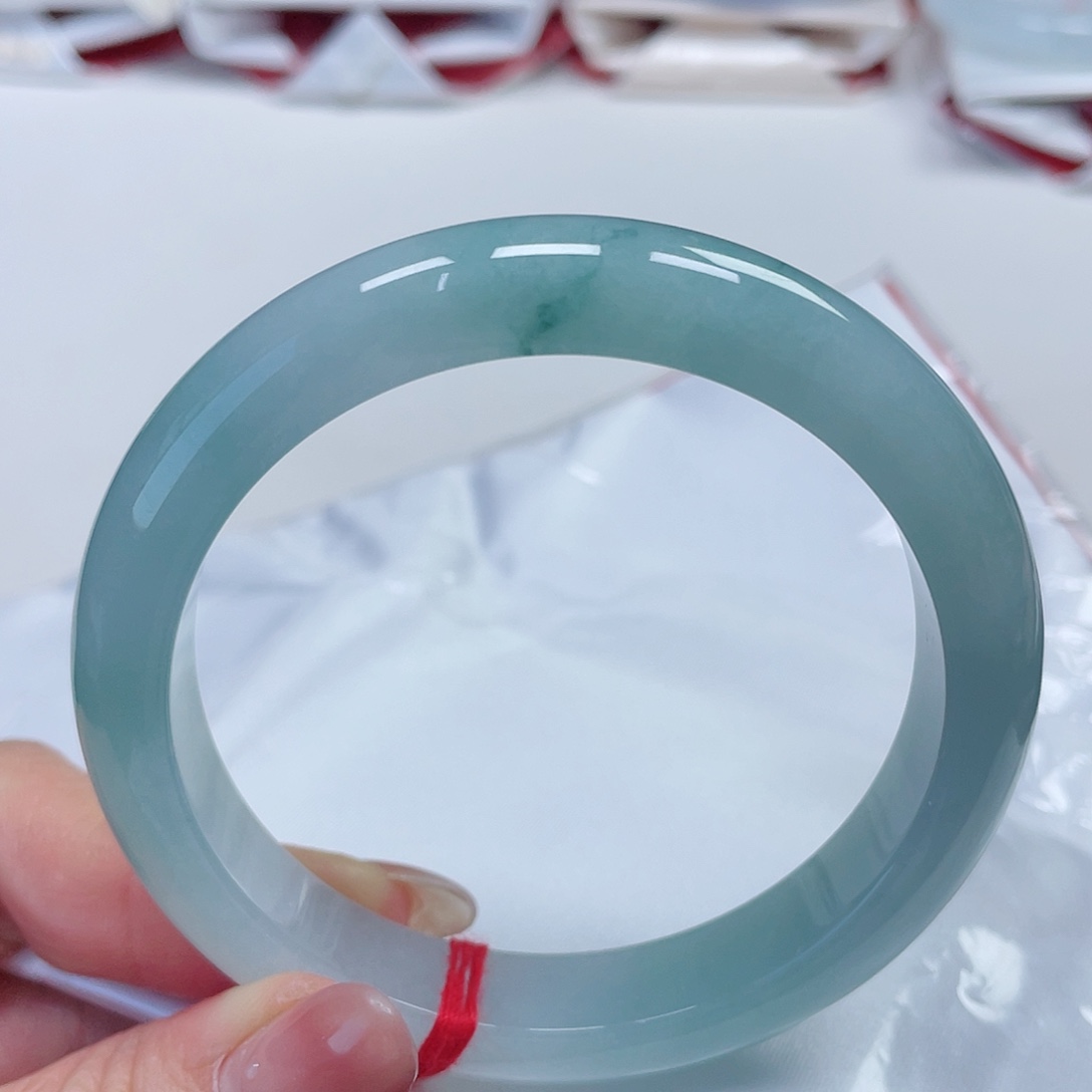 翡翠手镯未镶嵌缅甸翡翠