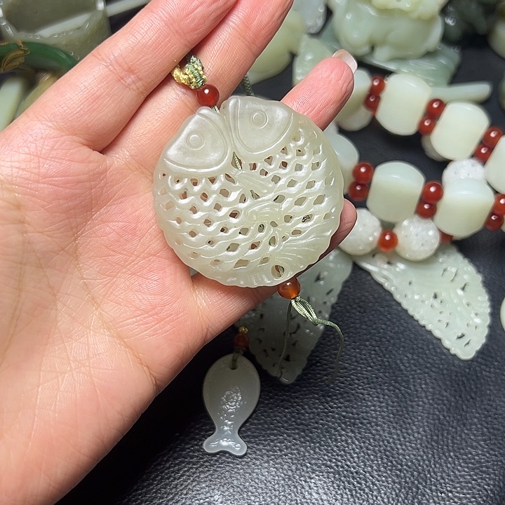 和田玉未镶嵌颈饰