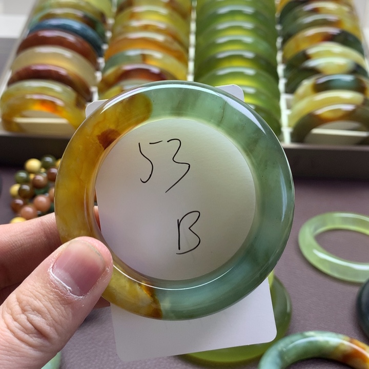 好***媛蛇纹石玉未镶嵌手镯