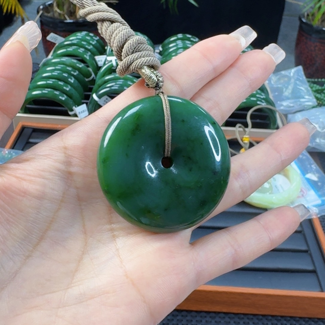 和田玉（碧玉）未镶嵌颈饰