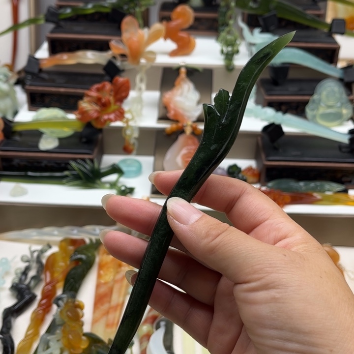 蛇纹石玉未镶嵌岫玉发簪