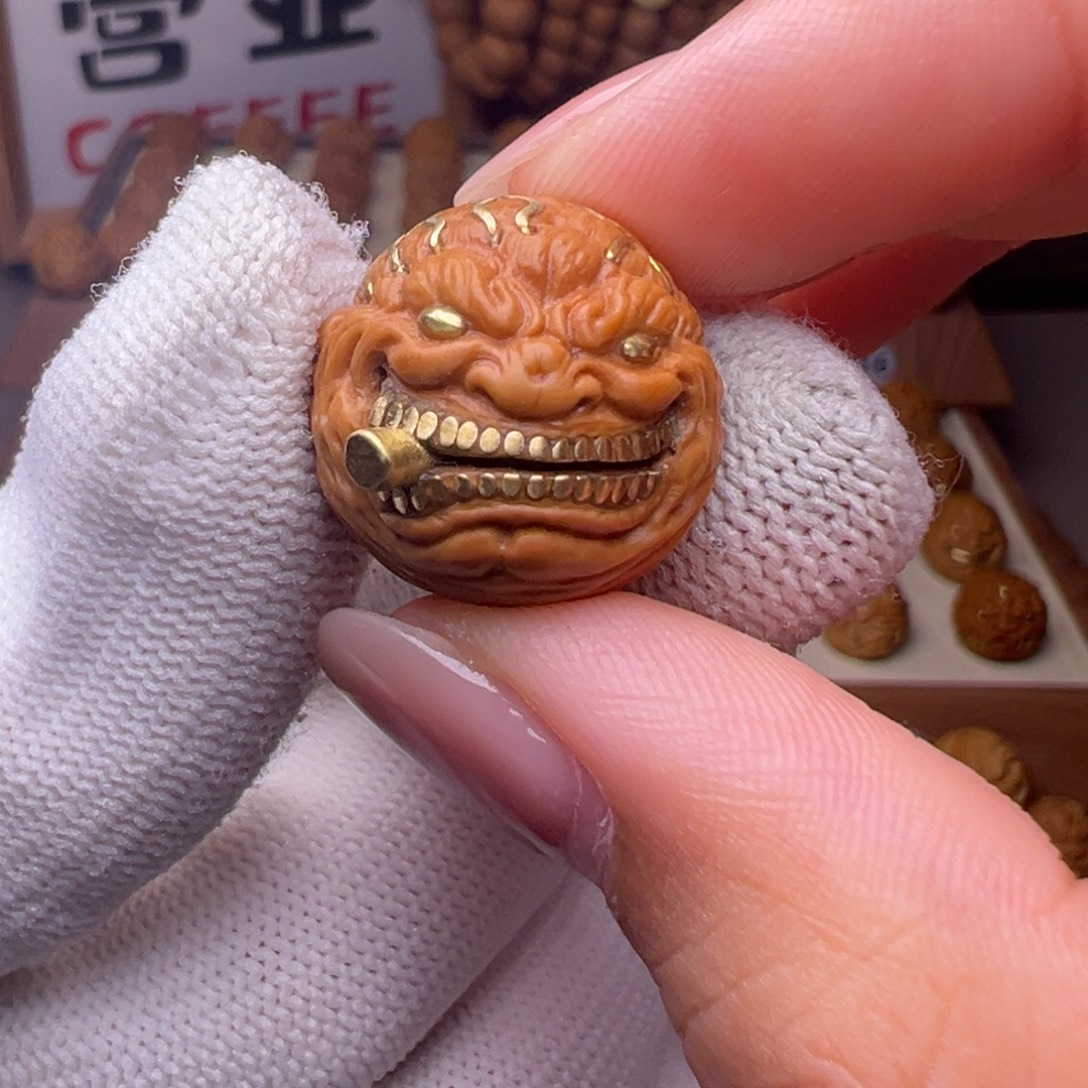 光***…把件猴头核桃镶嵌款烟鬼全品有正常封口线