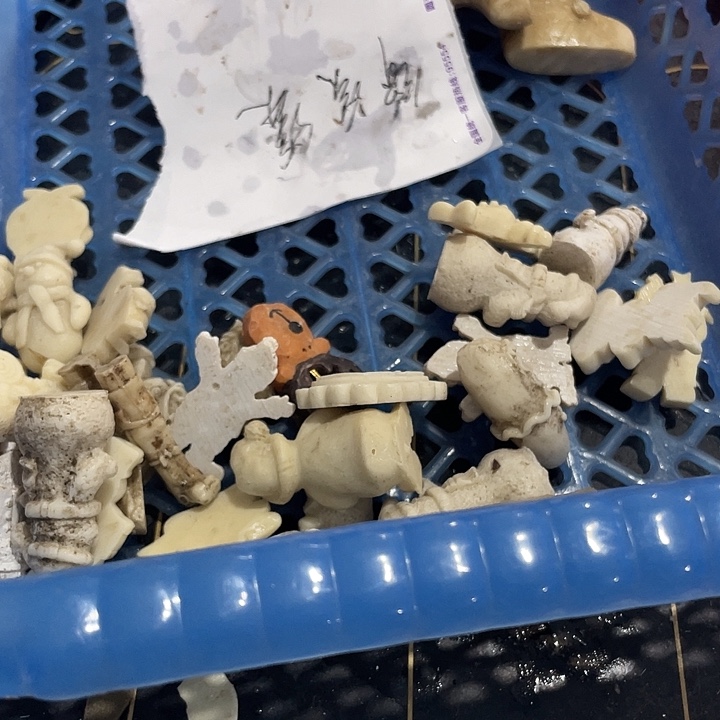 有机玻璃微瑕。               