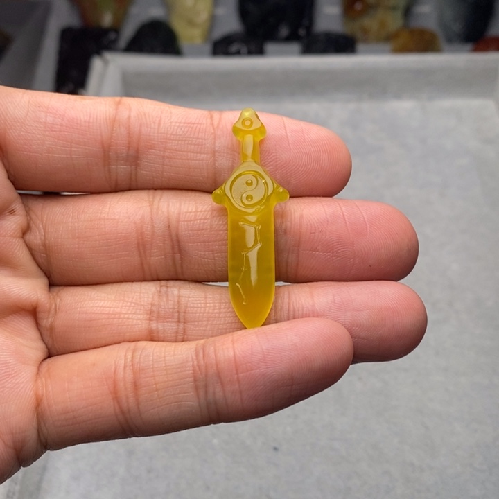 蛇纹石玉颈饰未镶嵌十*木