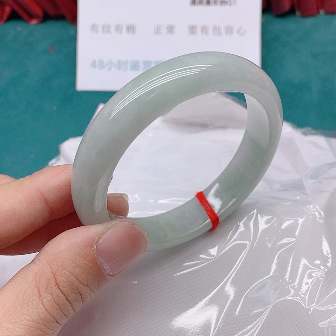 翡翠手镯未镶嵌R***、9666666666