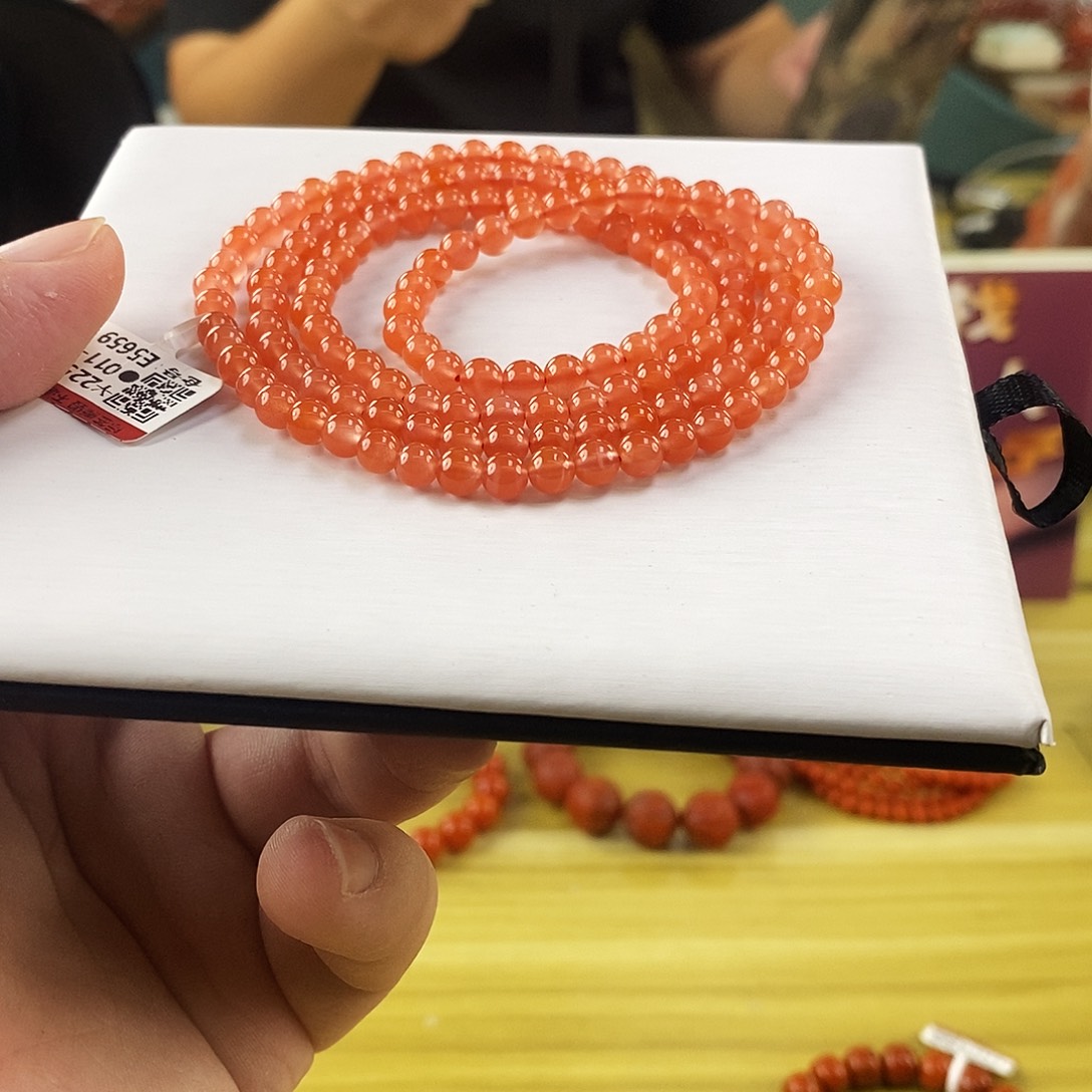 南红玛瑙未镶嵌手链