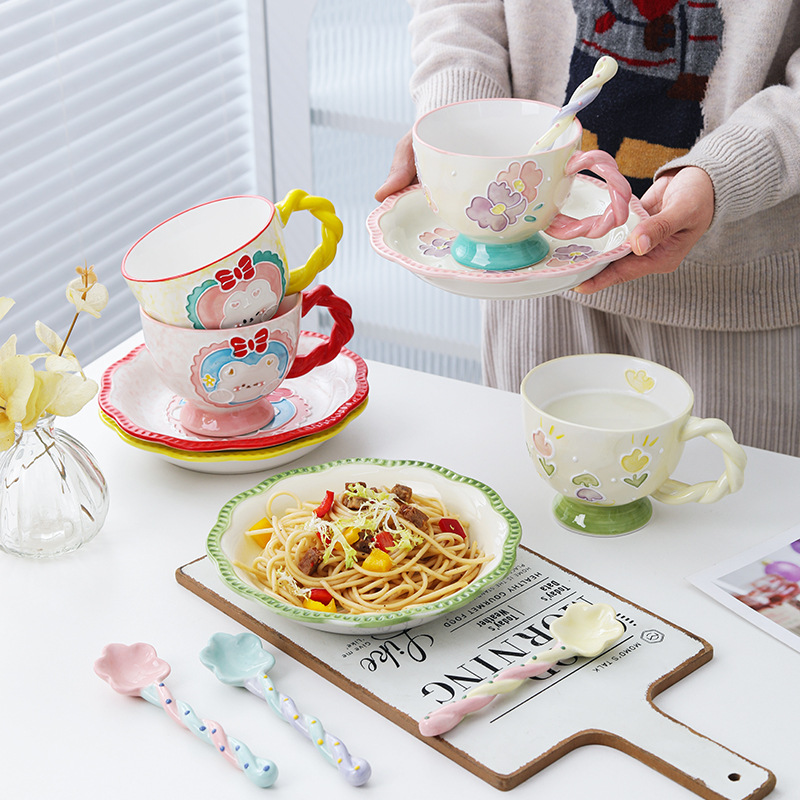 可爱手绘浮雕陶瓷盘意面盘大容量早餐杯个性创意勺子家用餐具套装