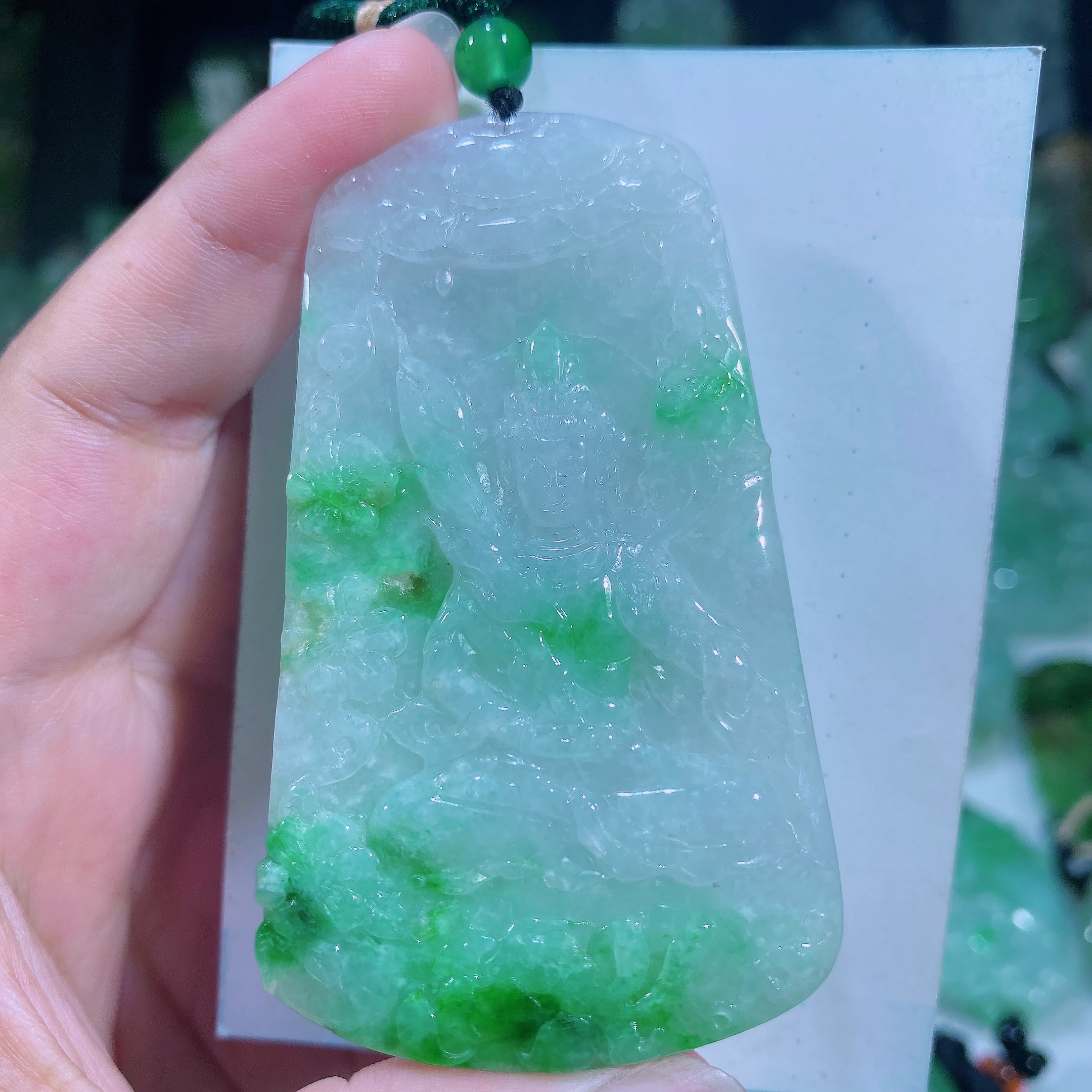缅甸天然翡翠A货飘绿虚空藏菩萨守护神吊坠