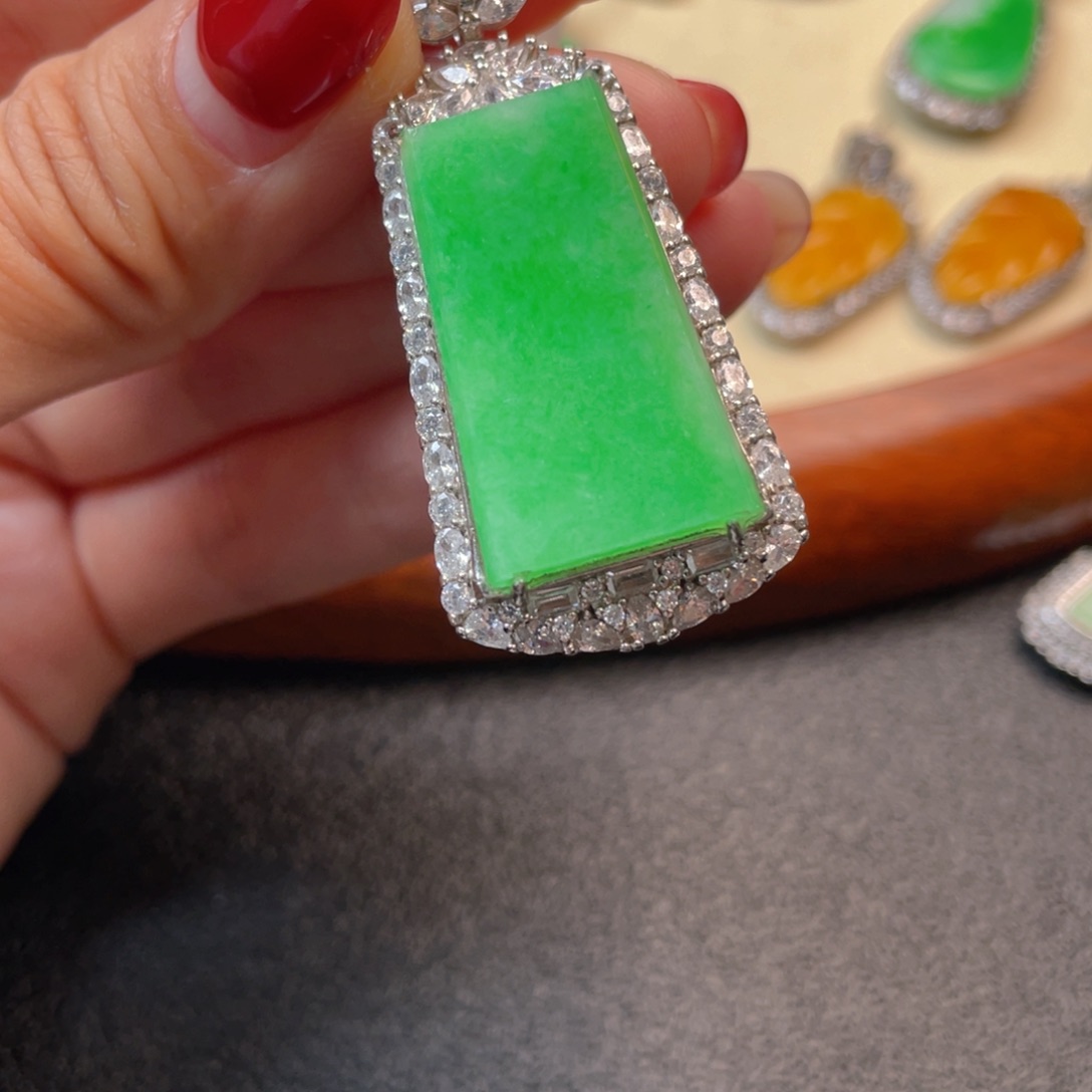 翡翠吊坠(不含链)银S925镶嵌我**静