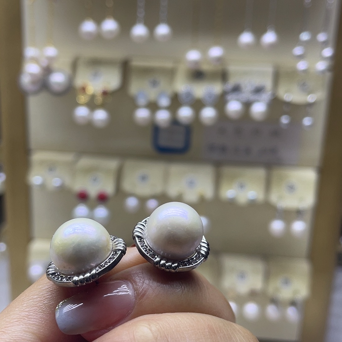 淡水珍珠银S925镶嵌耳饰