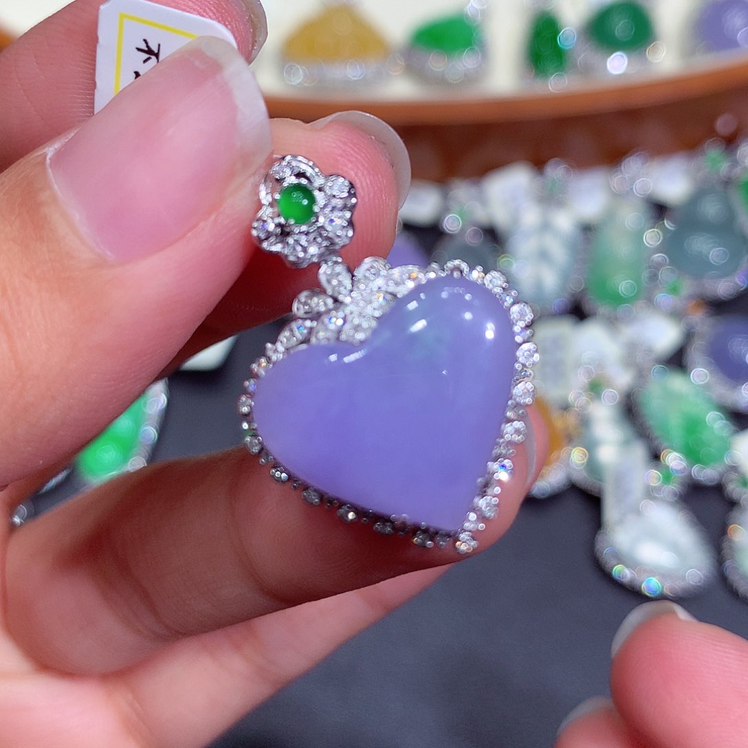 翡翠吊坠(不含链)18K金镶嵌