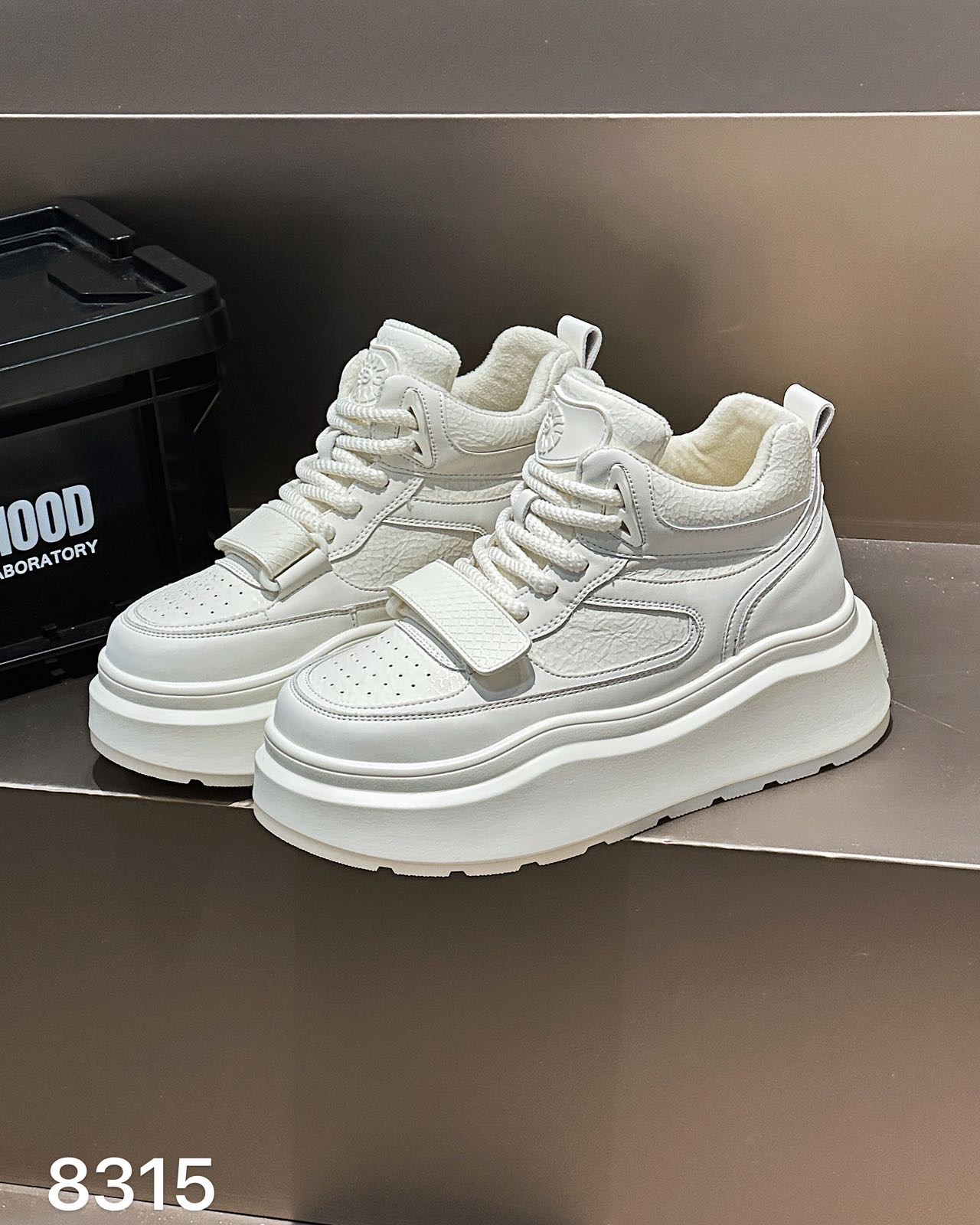 8315女鞋2025秋季新款魔术贴厚底松糕小白鞋女韩版爆款休闲高帮鞋