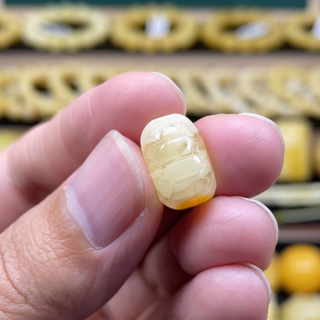 琥珀裸石未镶嵌琥珀蜜蜡