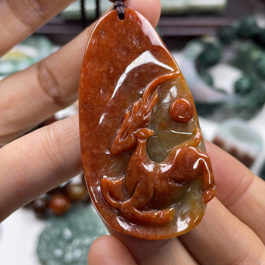 翡翠未镶嵌颈饰牌子