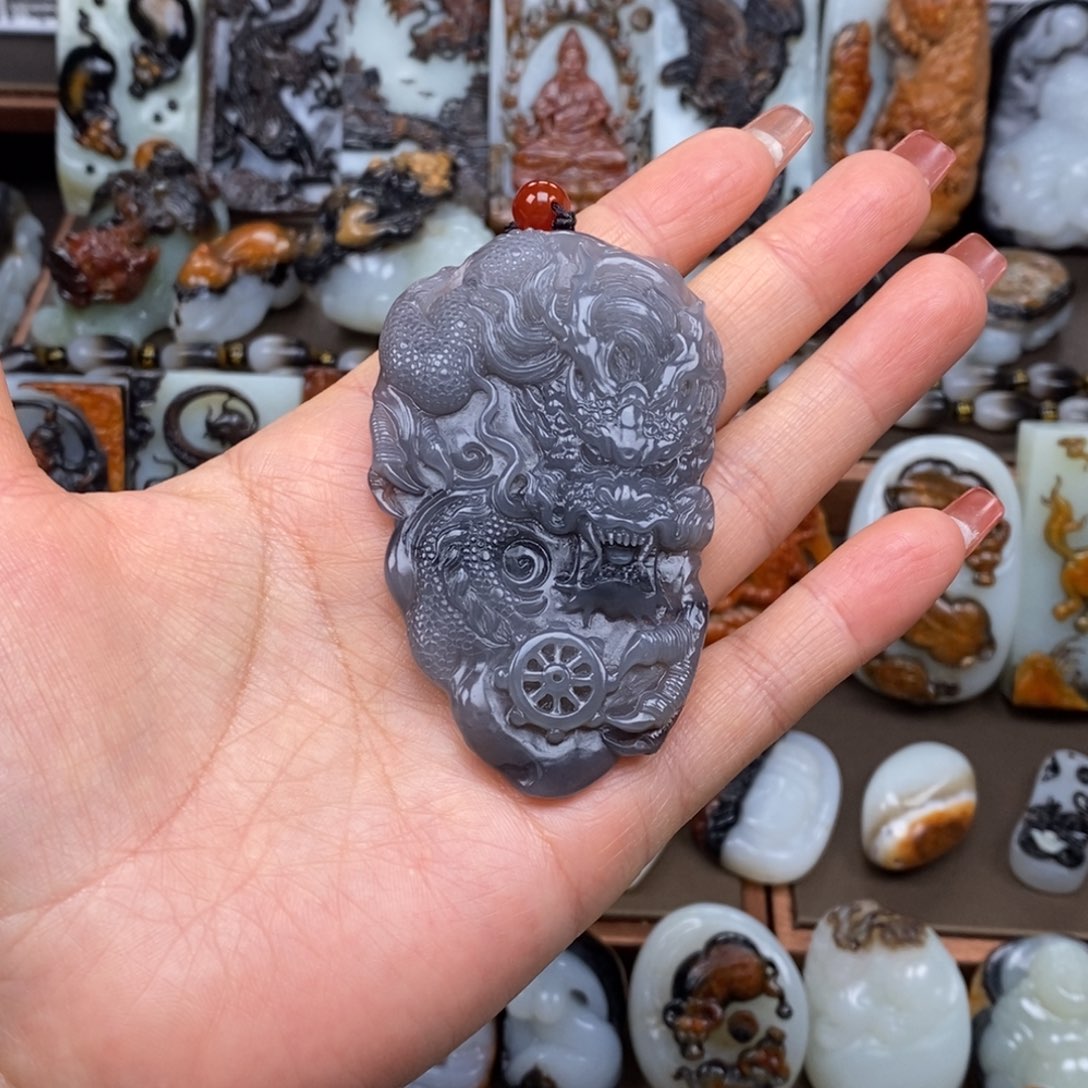 颈饰未镶嵌和田玉