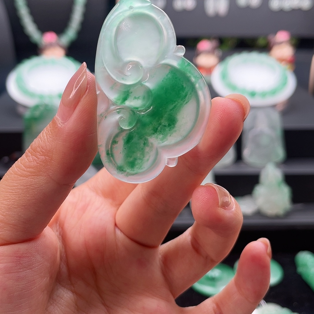 石英质玉未镶嵌吊坠(赠链)