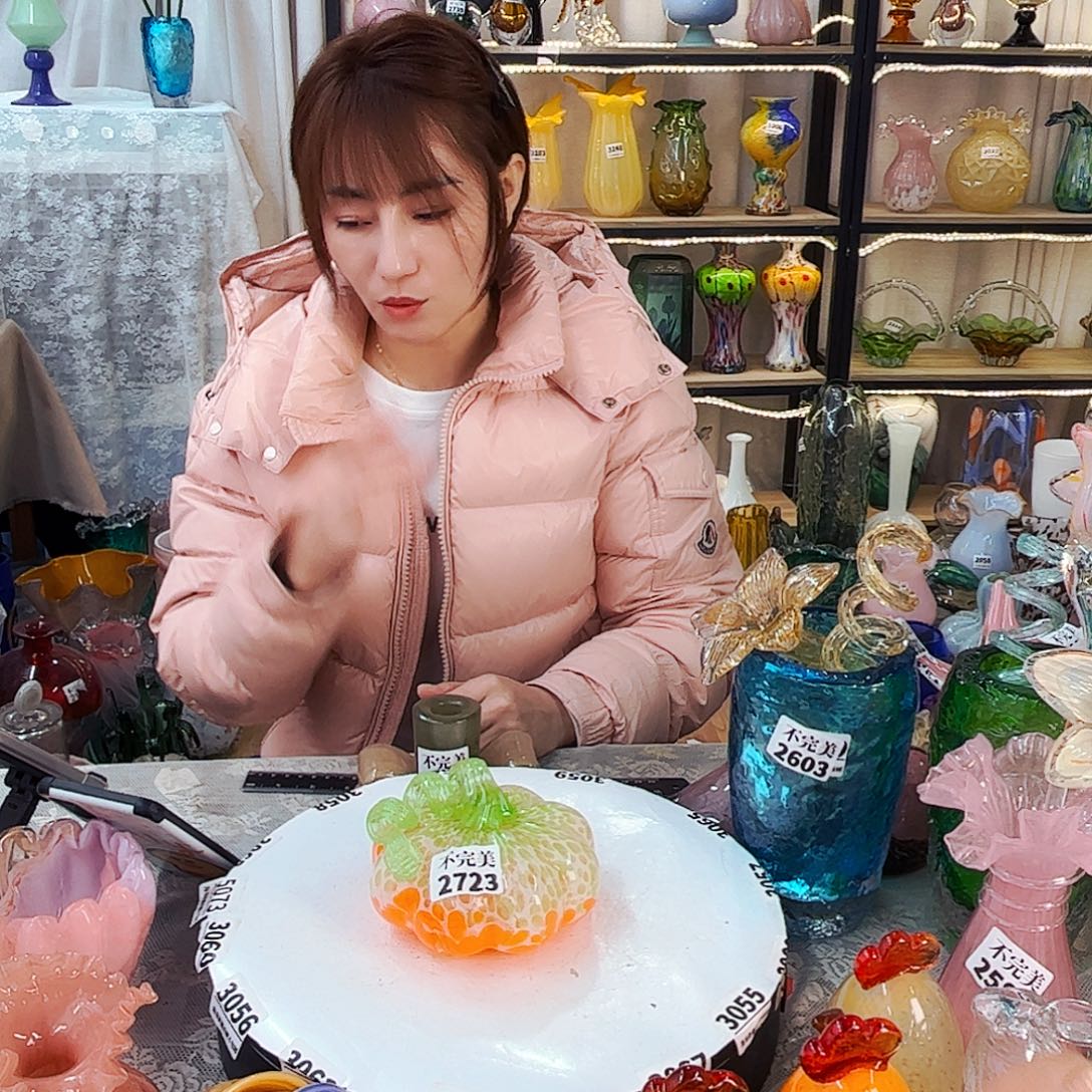 2723 家悦琉璃工艺品不完美