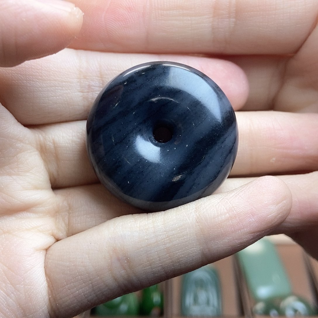 和田玉（糖玉）颈饰未镶嵌