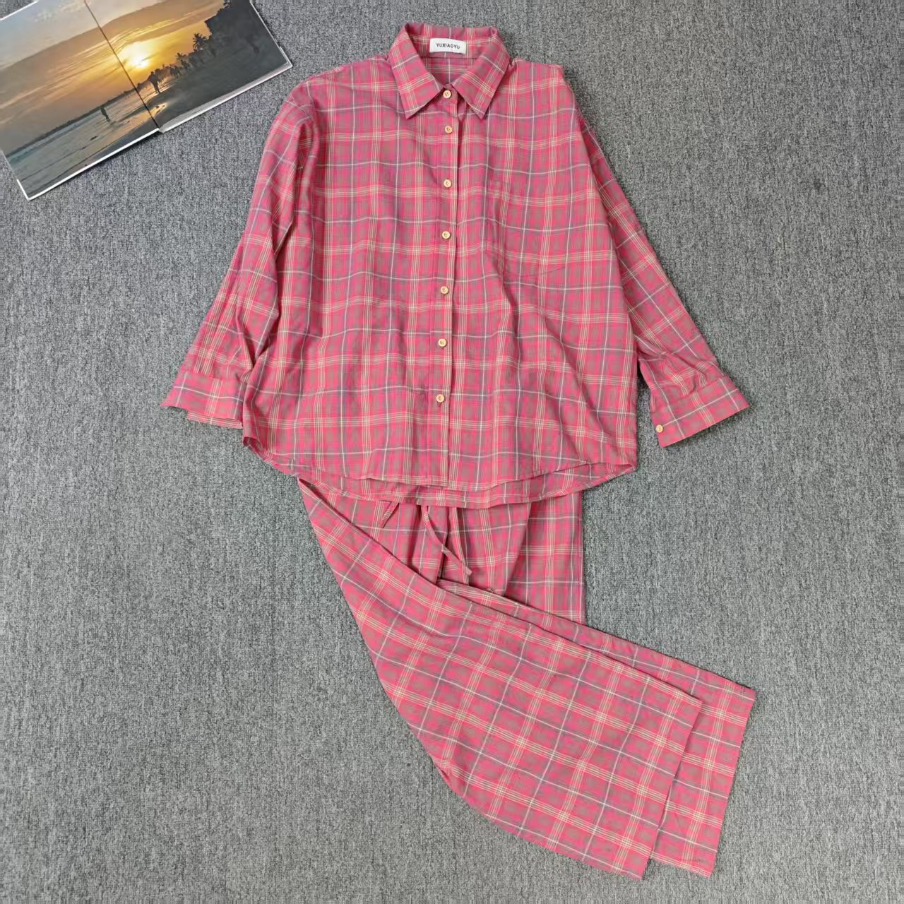 84410余小鱼 【粉格睡衣】玫粉格子上衣长裤舒适家居服睡衣套装女装
