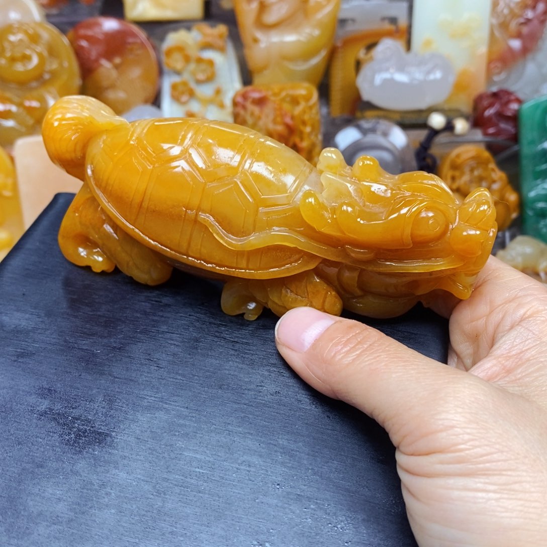 石英质玉（黄龙玉）颈饰未镶嵌