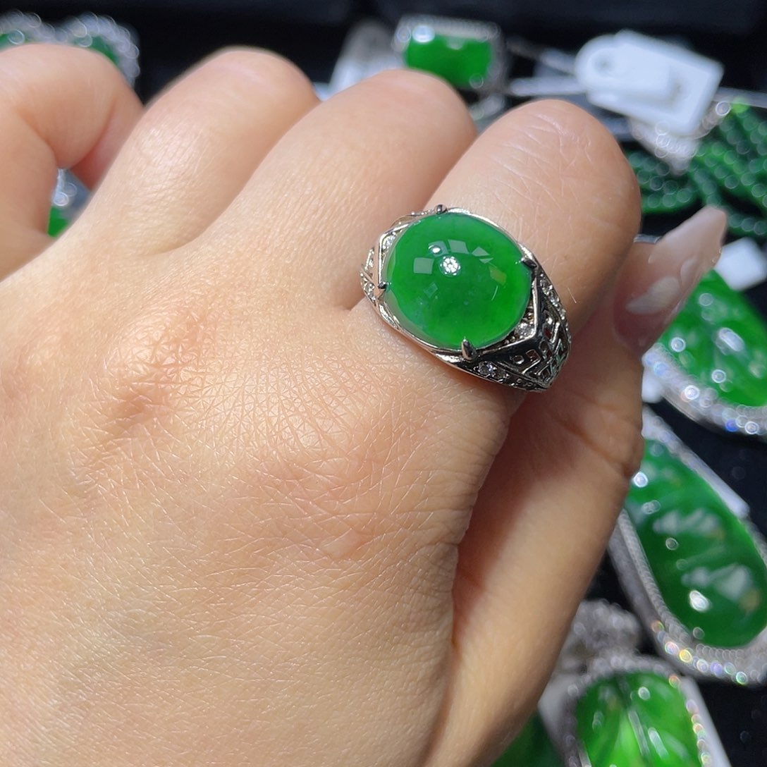 翡翠颈饰银S925镶嵌翡翠