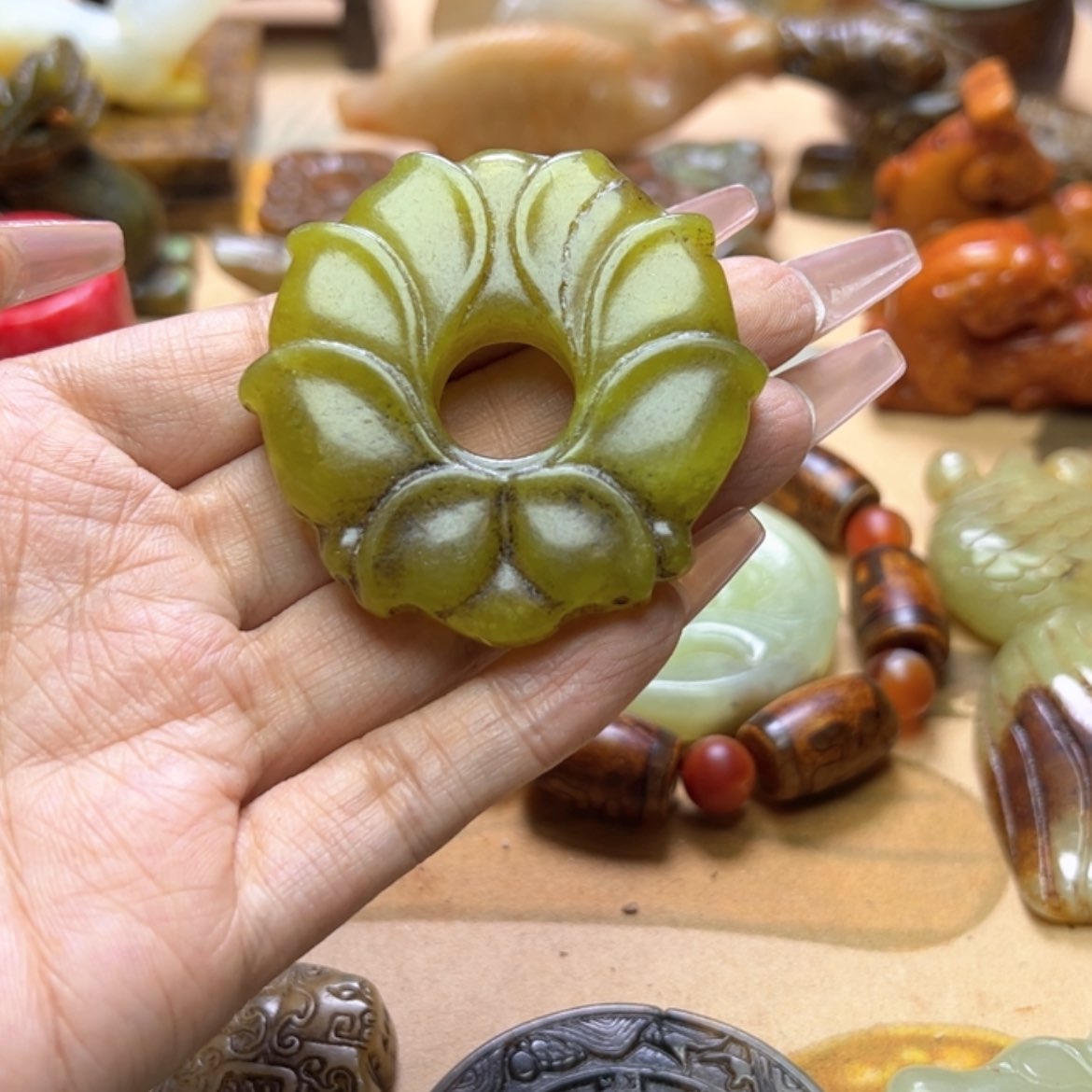 【闪购商品】蛇纹石玉颈饰未镶嵌