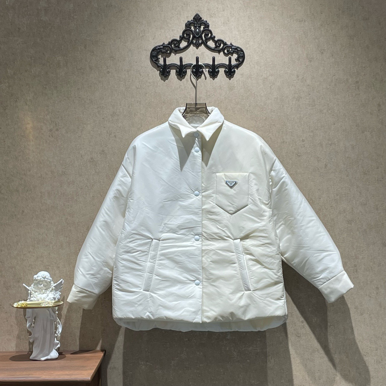 全新未使用 Prada/普拉达 23fw新款稀有拼接色棉服/36码/31190