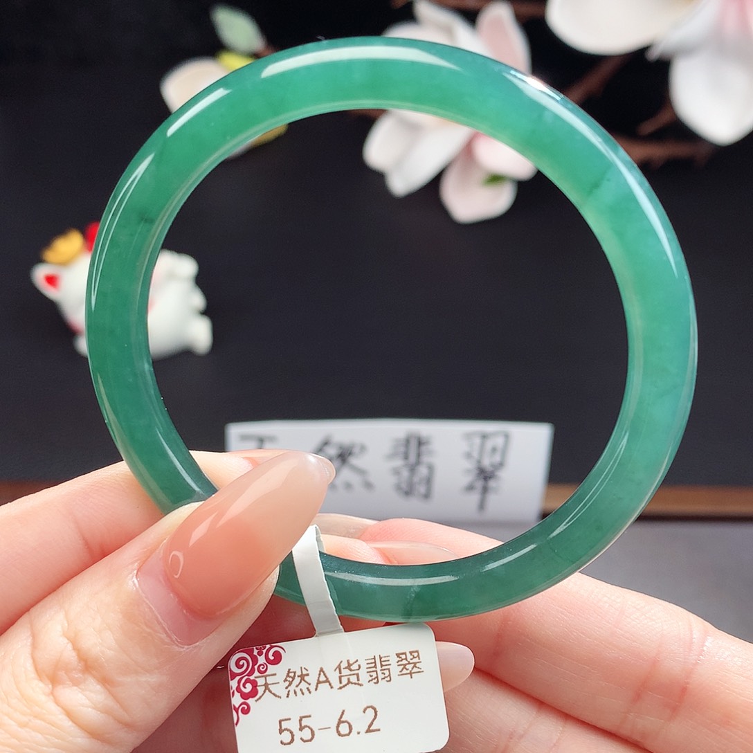 翡翠手镯（圆镯）未镶嵌