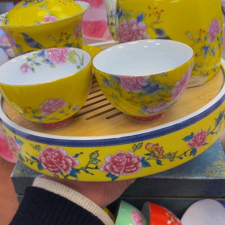 紫砂茶杯 兔兔图小心翼翼中央音乐学院