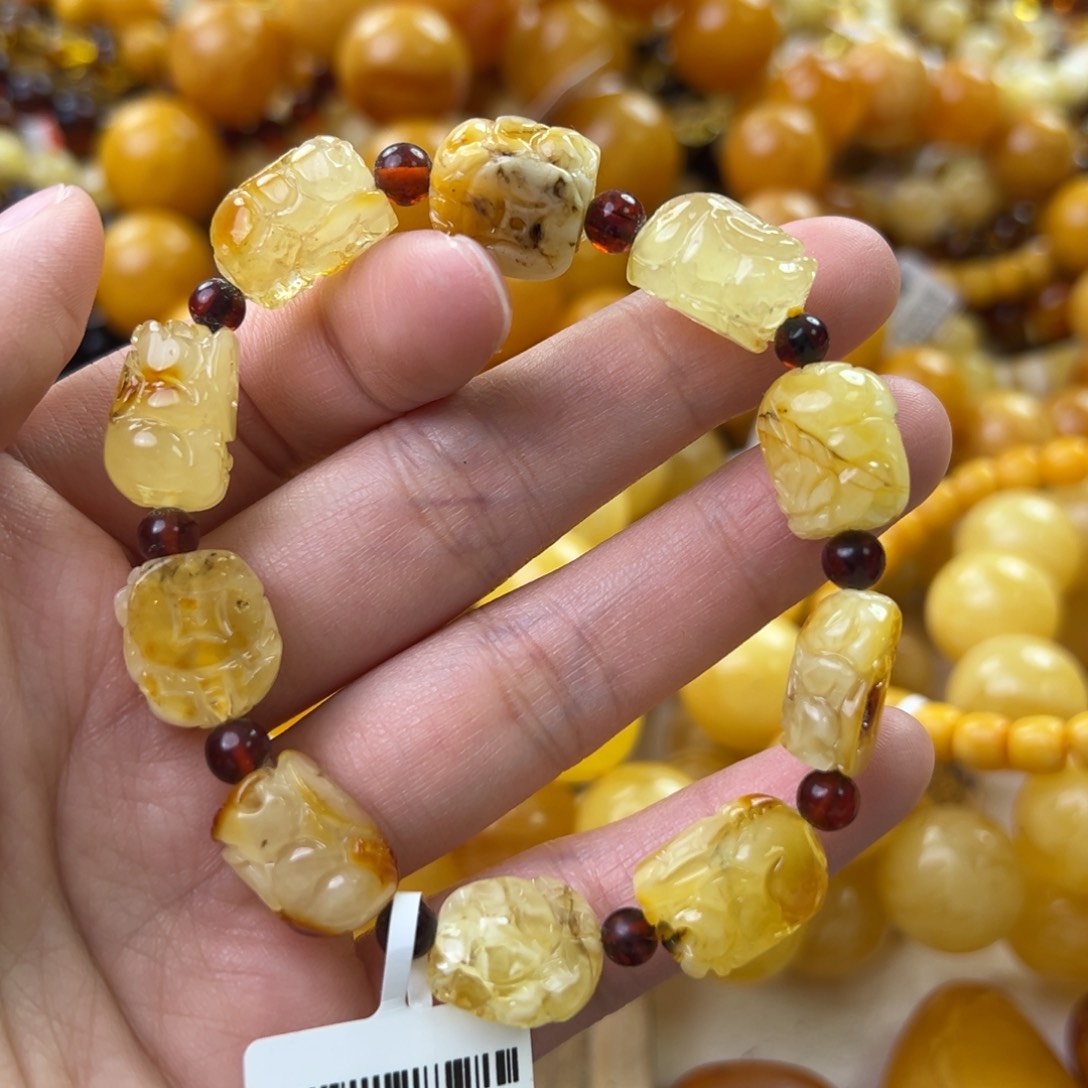 琥珀珠宝奇石未镶嵌